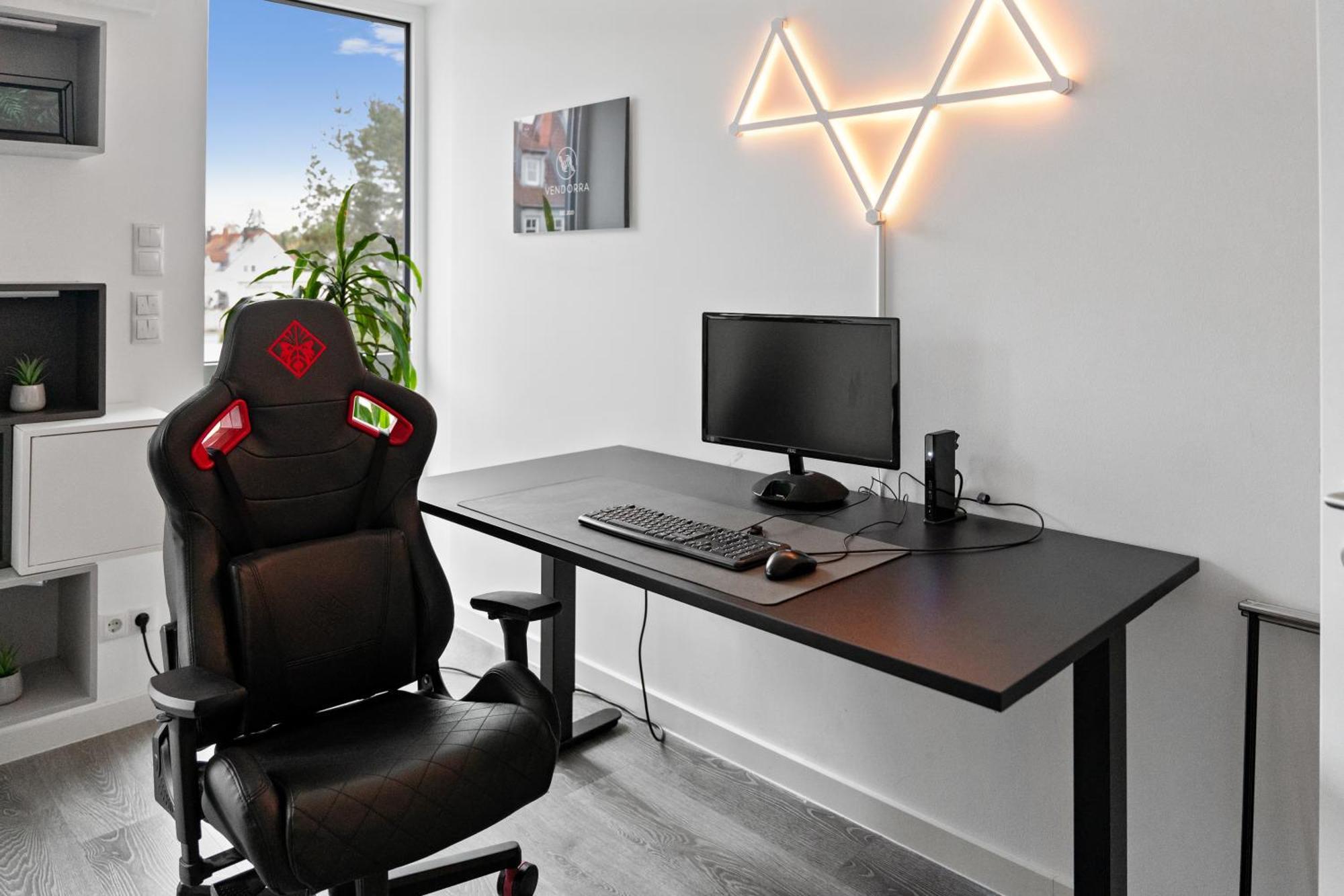 Modern Style Business Suite - Office - Kitchen - Balcony ヘルツォーゲンアウラッハ エクステリア 写真