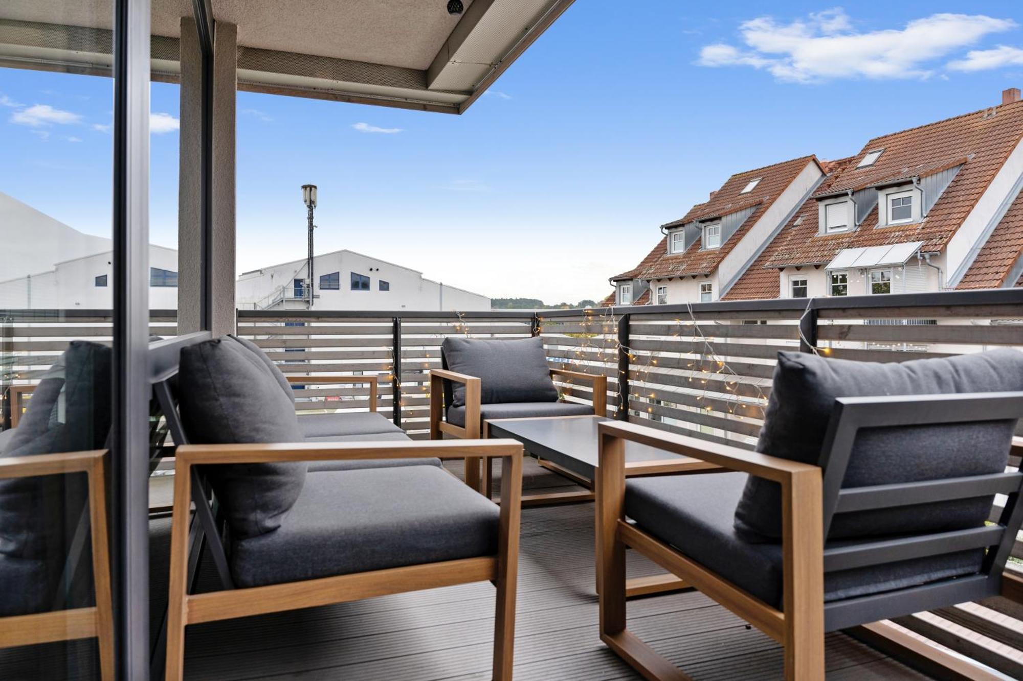 Modern Style Business Suite - Office - Kitchen - Balcony ヘルツォーゲンアウラッハ エクステリア 写真