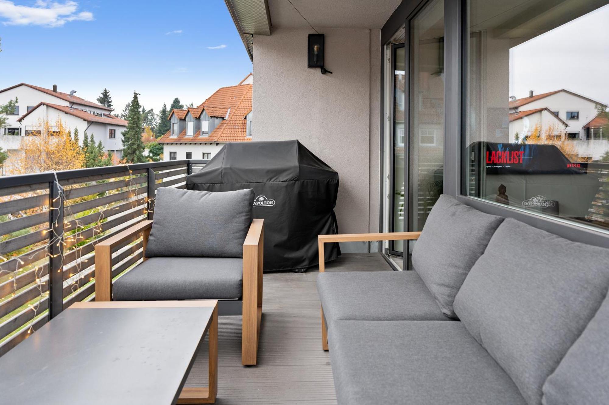 Modern Style Business Suite - Office - Kitchen - Balcony ヘルツォーゲンアウラッハ エクステリア 写真
